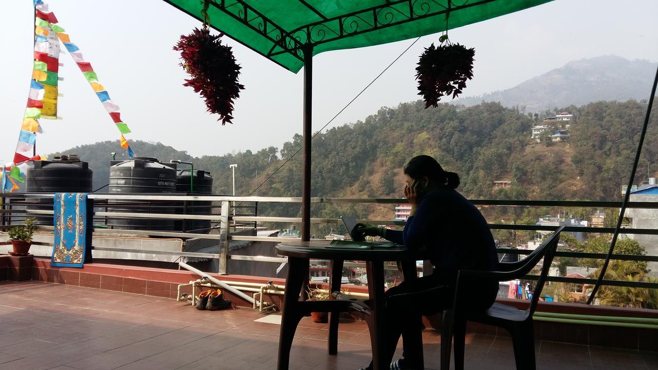 Hotel Bhadrakali Pokhara Inn Екстериор снимка