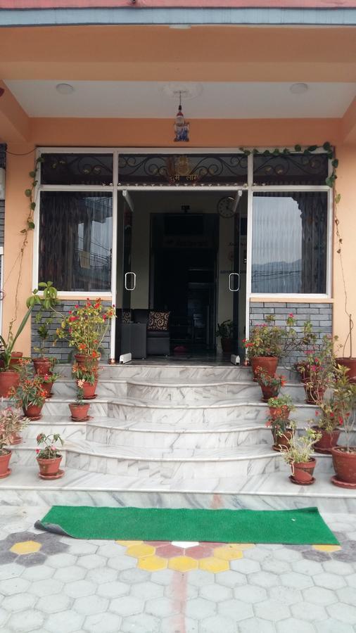 Hotel Bhadrakali Pokhara Inn Екстериор снимка