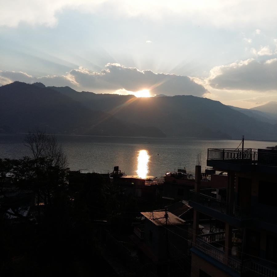 Hotel Bhadrakali Pokhara Inn Екстериор снимка