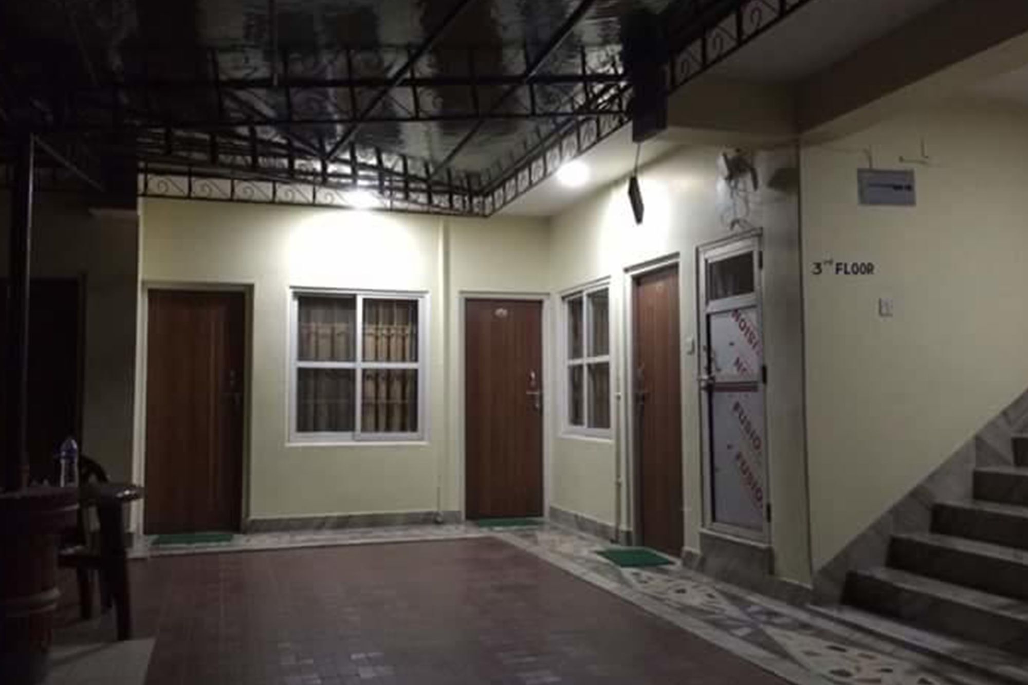 Hotel Bhadrakali Pokhara Inn Екстериор снимка